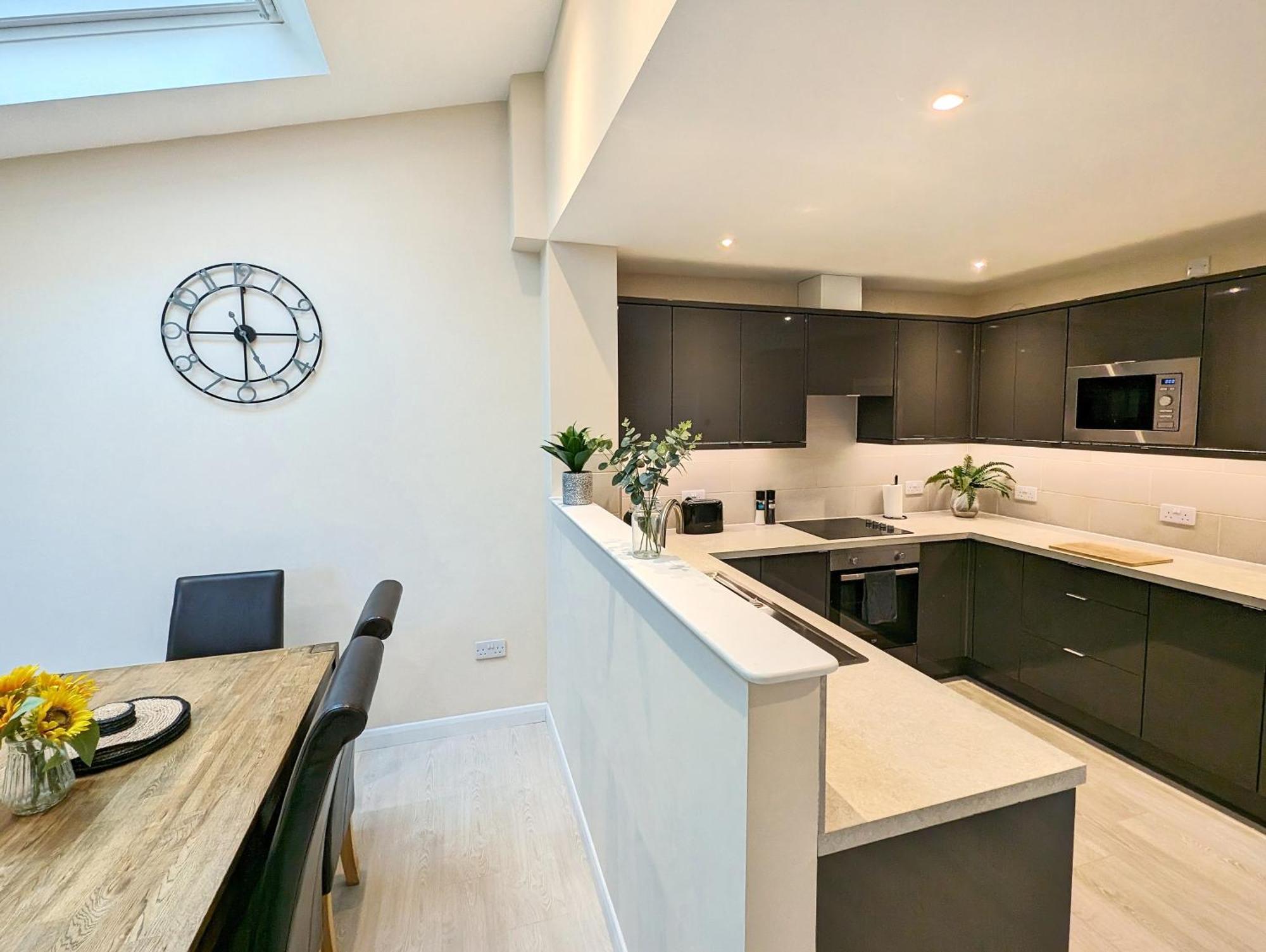 Central Cambridge, Charming 3-Bed House With Free Parking! Экстерьер фото